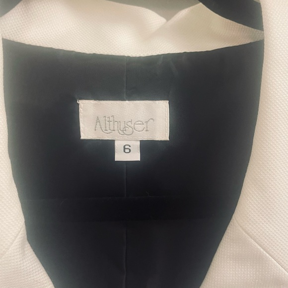 Black and white wrap dress with cute belt tie - Picture 4 of 6